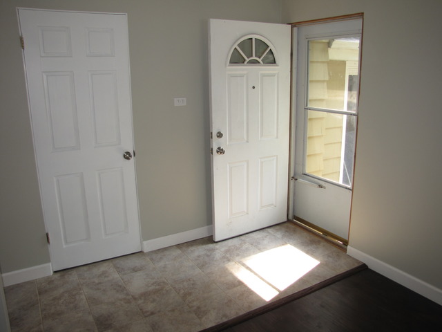320 W Gartner Rd, Naperville, IL 60540 photo 2