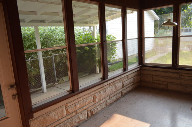 712 W Buell Ave, Joliet, IL 60435 photo 3