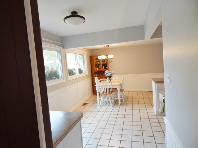 695 Perry Ln, Hoffman Estates, IL 60169 photo 3