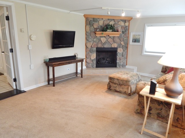 695 Perry Ln, Hoffman Estates, IL 60169 photo 7