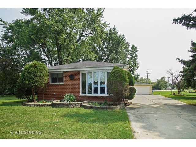 725 N Rozanne Dr, Addison, IL 60101 photo 1