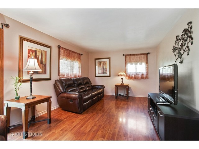 725 N Rozanne Dr, Addison, IL 60101 photo 3