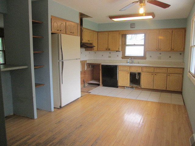 3410 Morgan St, Steger, IL 60475 photo 4