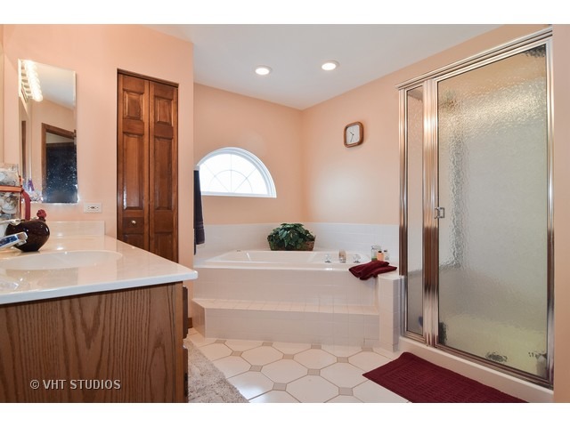 1331 Deerfield Ln, Bartlett, IL 60103 photo 10