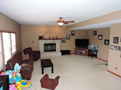 1202 Leonard Dr, Plainfield, IL 60586 photo 5