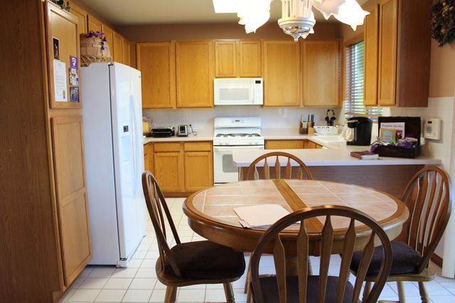 809 Red Barn Ln, Elgin, IL 60124 photo 6