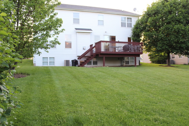 809 Red Barn Ln, Elgin, IL 60124 photo 16
