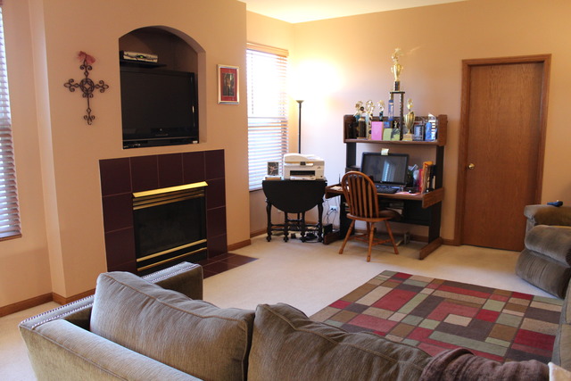 809 Red Barn Ln, Elgin, IL 60124 photo 8