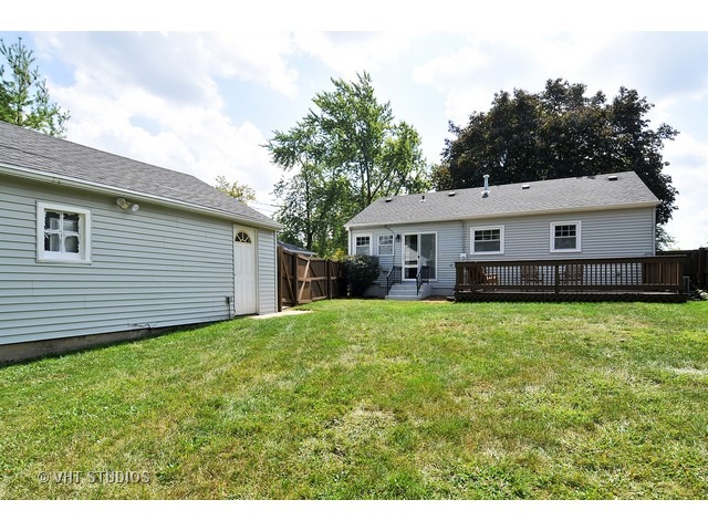 838 E 11th St, Lockport, IL 60441 photo 9