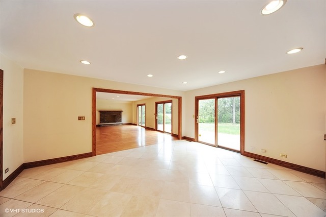 1641 E Course Dr, Deerfield, IL 60015 photo 8