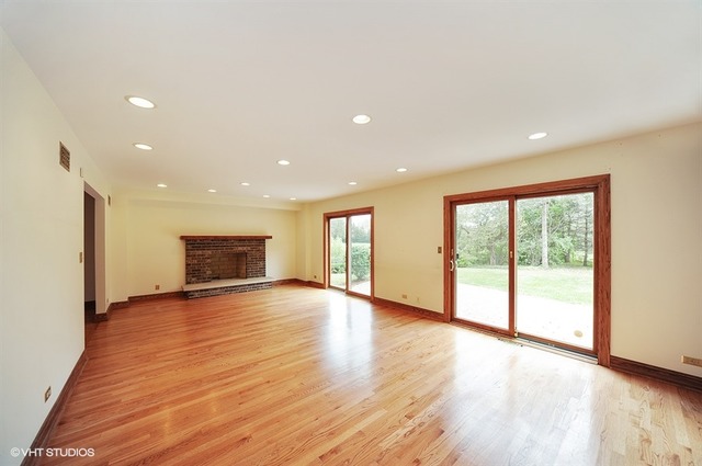 1641 E Course Dr, Deerfield, IL 60015 photo 6