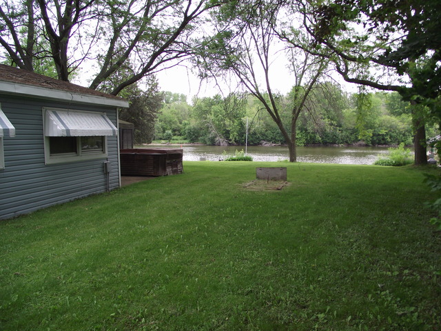 2906 S Riverside Dr, Mchenry, IL 60050 photo 19
