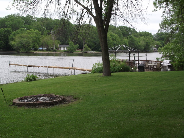 2906 S Riverside Dr, Mchenry, IL 60050 photo 16