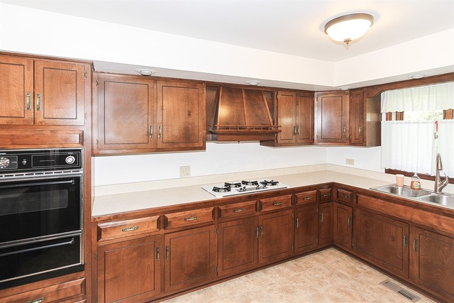 129 Amherst Dr, Bartlett, IL 60103 photo 9