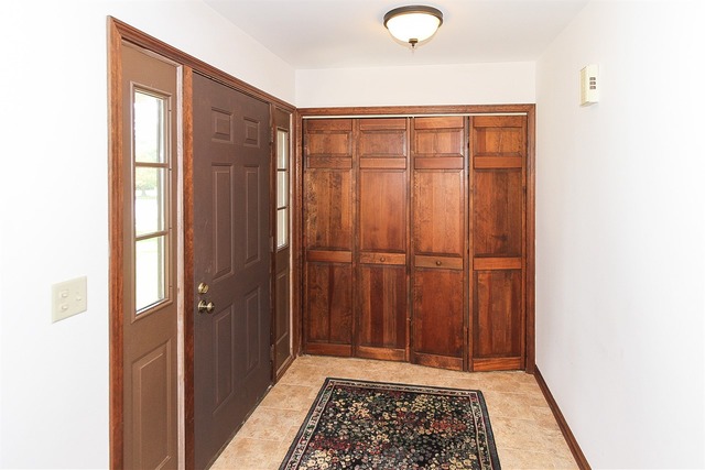 129 Amherst Dr, Bartlett, IL 60103 photo 3