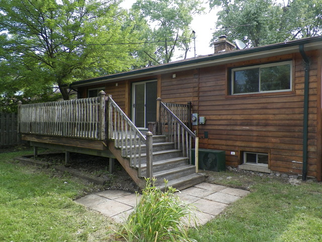 412 Marvin Pl, Wheeling, IL 60090 photo 2