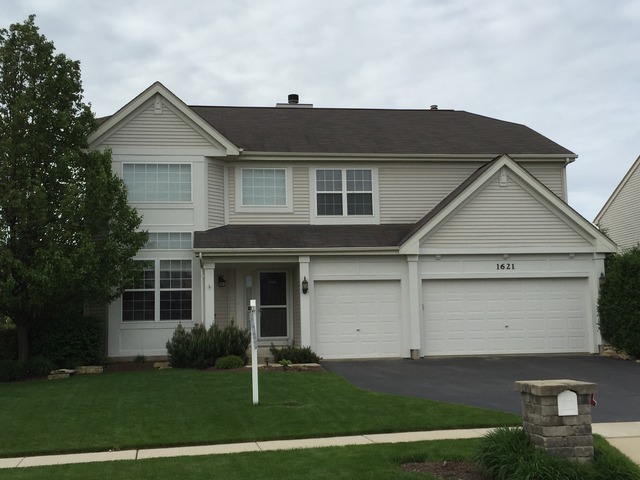 1621 Montclair Dr, Elgin, IL 60123 photo 2