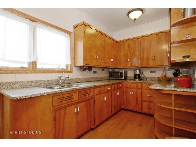 17928 Park Ave, Homewood, IL 60430 photo 3