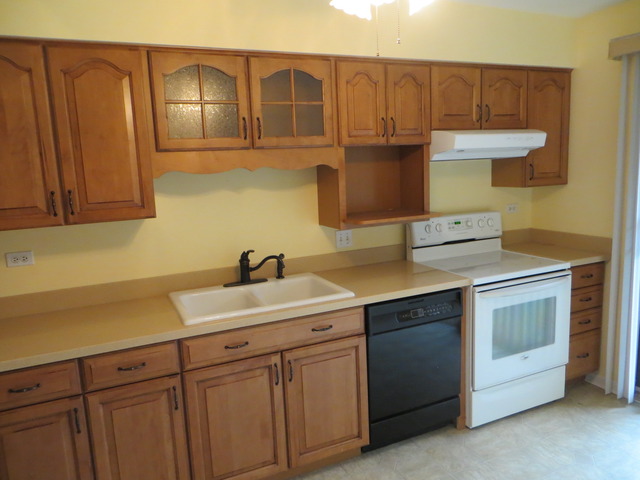 239 Brookside Ln #C, Willowbrook, IL 60527 photo 6