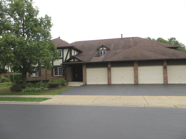 239 Brookside Ln #C, Willowbrook, IL 60527 photo 2