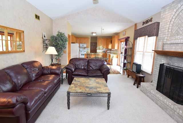 2070 Tunbridge Trl, Algonquin, IL 60102 photo 6