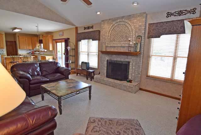 2070 Tunbridge Trl, Algonquin, IL 60102 photo 7
