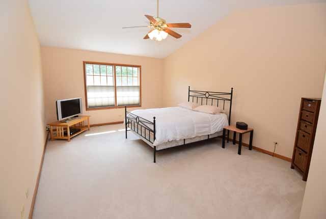 2070 Tunbridge Trl, Algonquin, IL 60102 photo 14