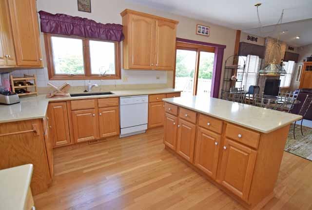 2070 Tunbridge Trl, Algonquin, IL 60102 photo 12