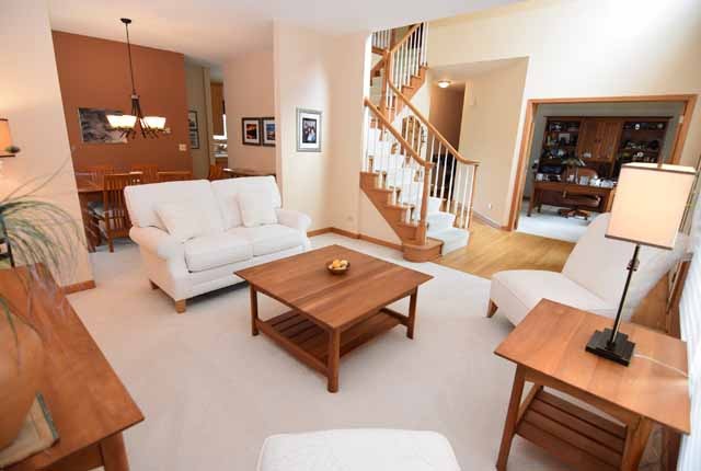 2070 Tunbridge Trl, Algonquin, IL 60102 photo 2