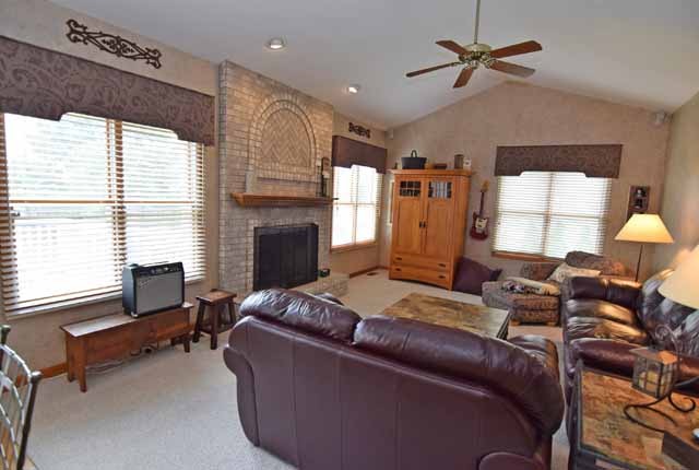 2070 Tunbridge Trl, Algonquin, IL 60102 photo 9