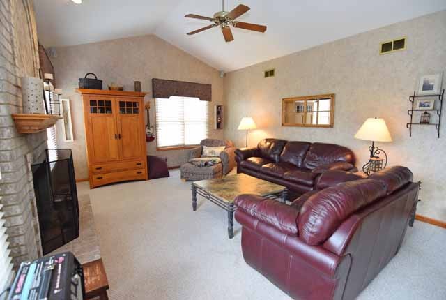 2070 Tunbridge Trl, Algonquin, IL 60102 photo 8