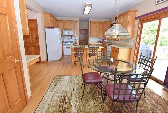 2070 Tunbridge Trl, Algonquin, IL 60102 photo 10