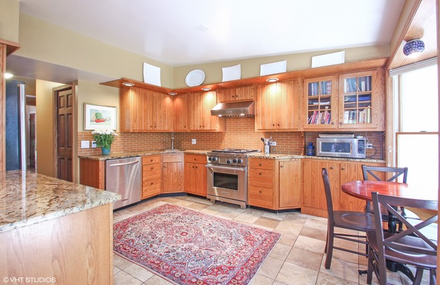 525 Echo Ln, Glenview, IL 60025 photo 3