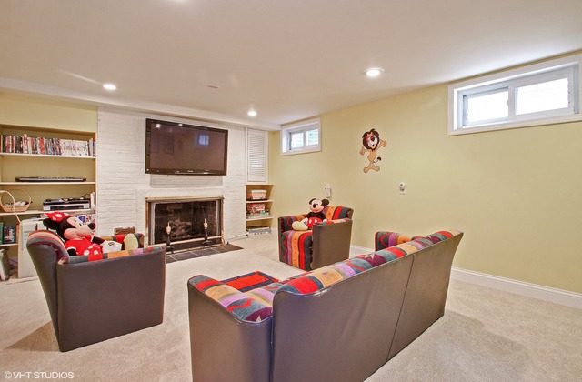 525 Echo Ln, Glenview, IL 60025 photo 9