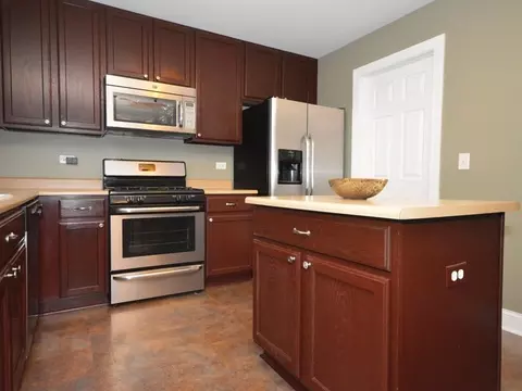 2417 Paradise Cir, Plainfield, IL 60586 photo 9