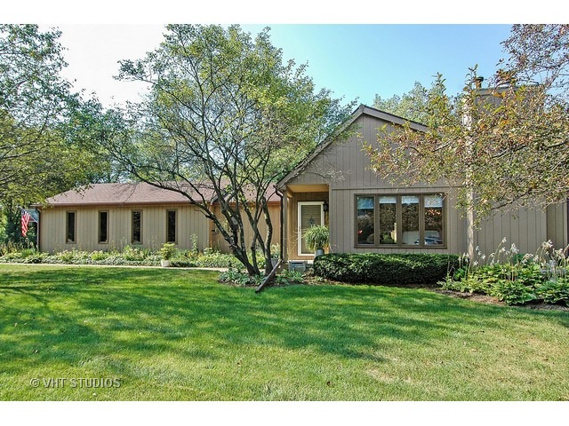 80 Brookside Dr, Elgin, IL 60123 photo 1