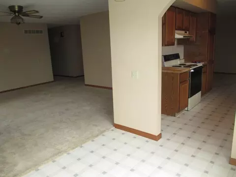 3003 Becker Dr, Peru, IL 61354 photo 5