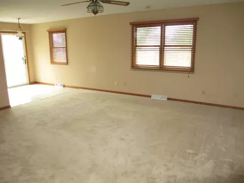 3003 Becker Dr, Peru, IL 61354 photo 12