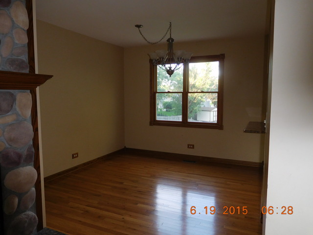 800 Grant St, Bartlett, IL 60103 photo 3