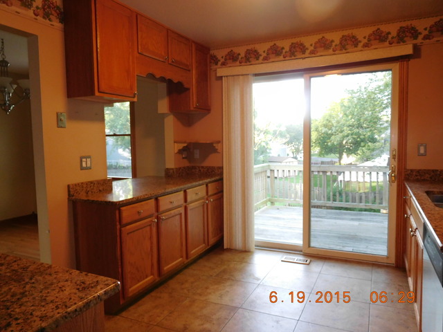 800 Grant St, Bartlett, IL 60103 photo 9