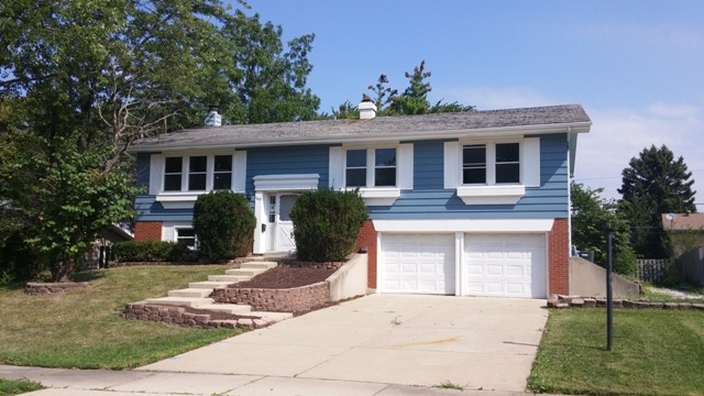 1665 Fairfield Ln, Hoffman Estates, IL 60169 photo 1