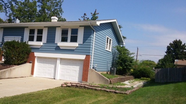 1665 Fairfield Ln, Hoffman Estates, IL 60169 photo 2