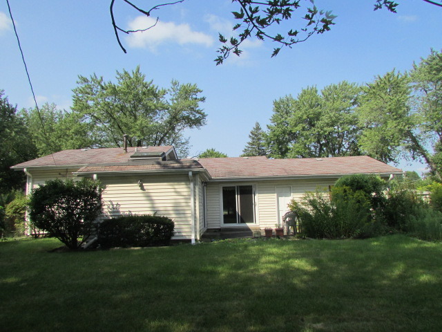 7 Laurel Trl, Wheeling, IL 60090 photo 2