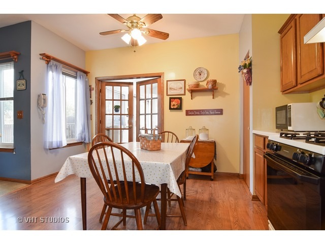 255 Cedarfield Dr, Bartlett, IL 60103 photo 5