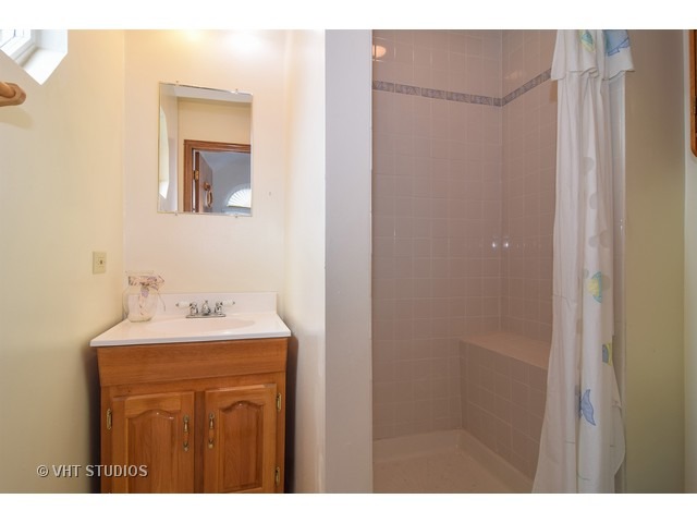 255 Cedarfield Dr, Bartlett, IL 60103 photo 14