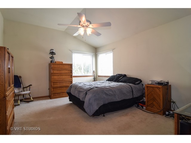 255 Cedarfield Dr, Bartlett, IL 60103 photo 8