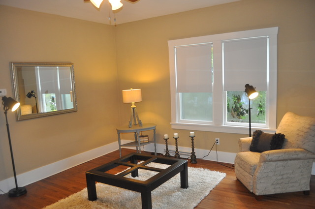 665 Algona Ave, Elgin, IL 60120 photo 2
