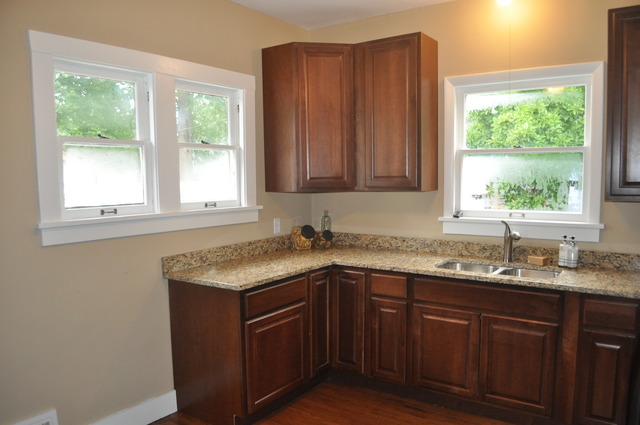 665 Algona Ave, Elgin, IL 60120 photo 6