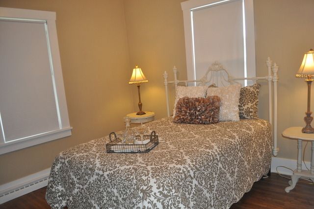 665 Algona Ave, Elgin, IL 60120 photo 9