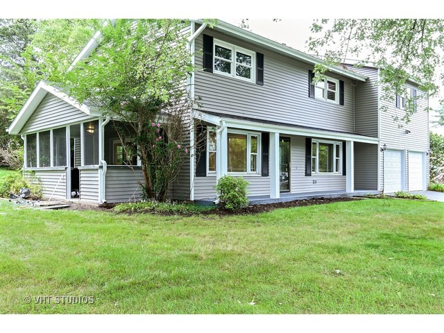 9815 Hilltop Ln, Fox River Grove, IL 60021 photo 1